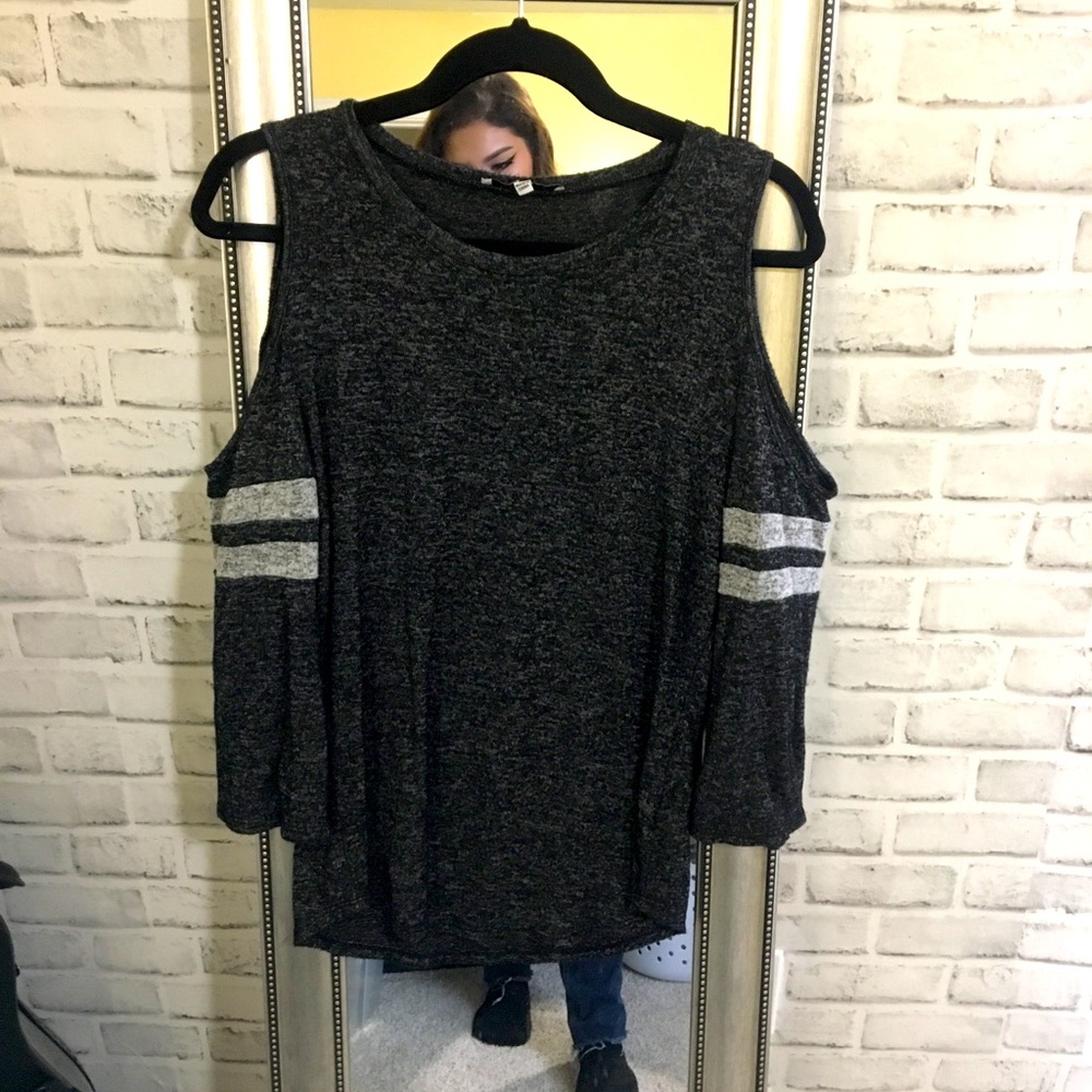 Black, Longsleeved Offshoulder Top